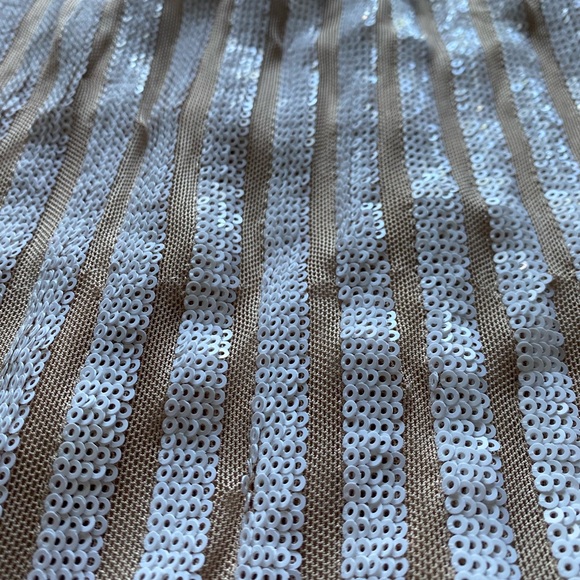 Nude and white sequence dress - Picture 2 of 4